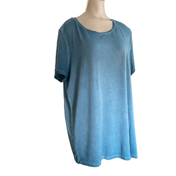 Torrid Super Soft Knit Tee Crew Neck Short Sleeve Blue Ombre Bohemian Casual 2X - Picture 7 of 8